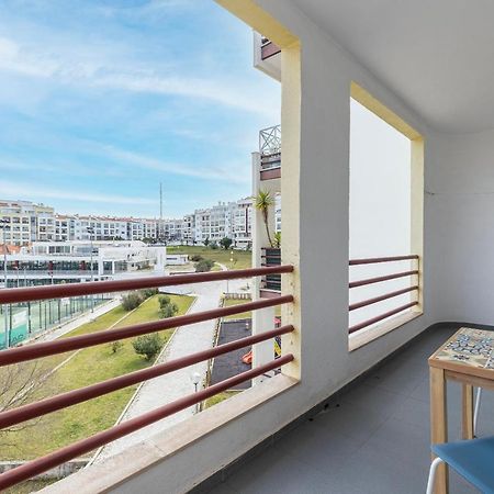 Sunny 2 Bdr Apartment By Lovelystay Charneca  Luaran gambar